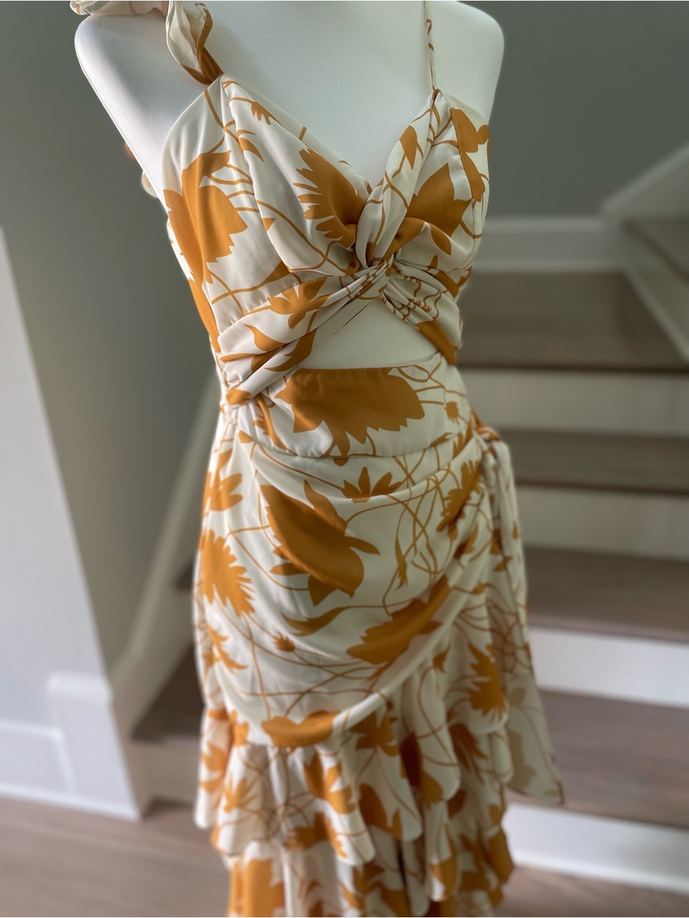 Pepita Pérez Tropical Yellow Floral Tiered Maxi Dress with Cutout - Picture 14 of 16